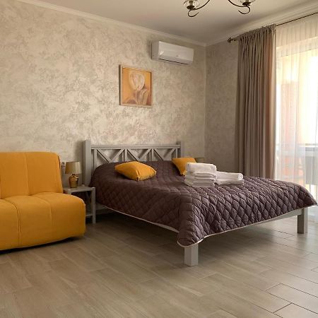 Три Слона Hotel Zatoka Exterior photo