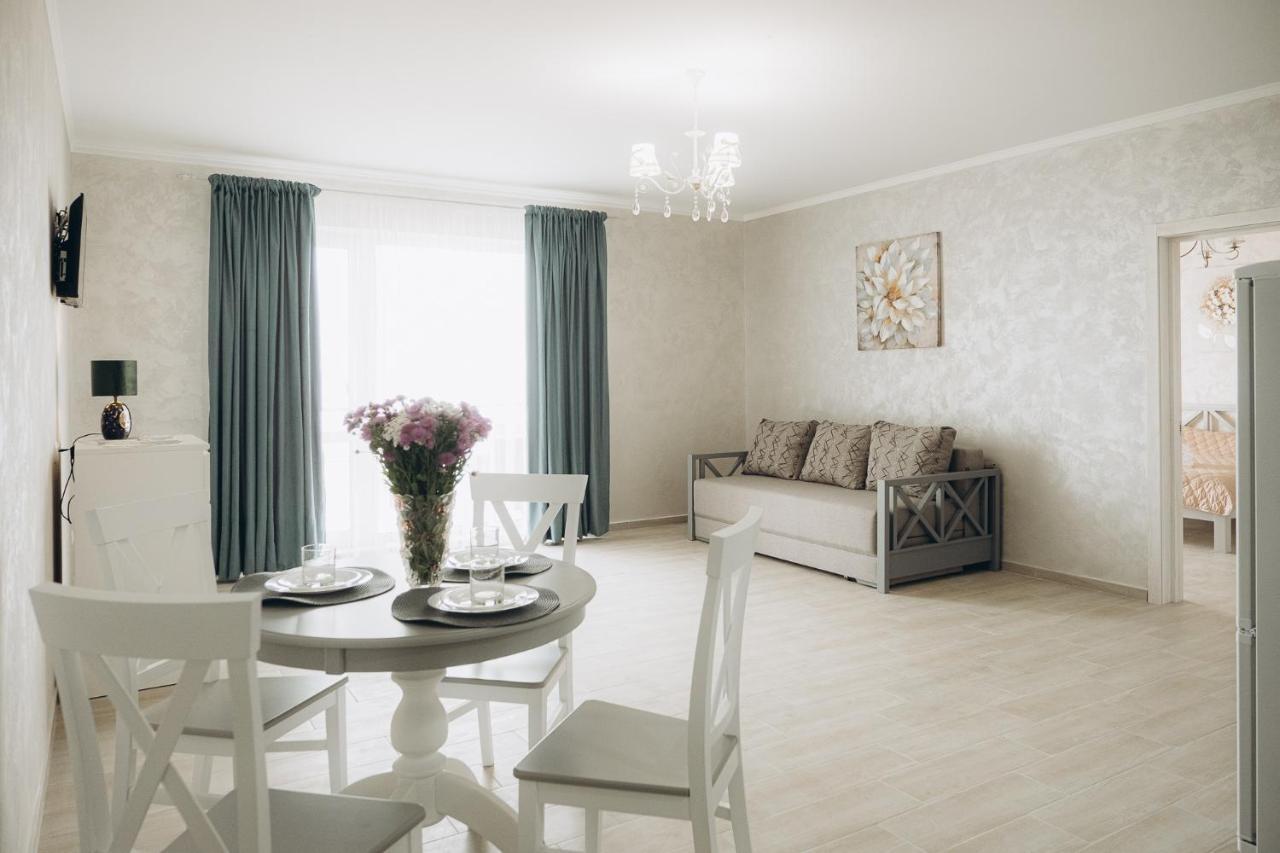 Три Слона Hotel Zatoka Exterior photo