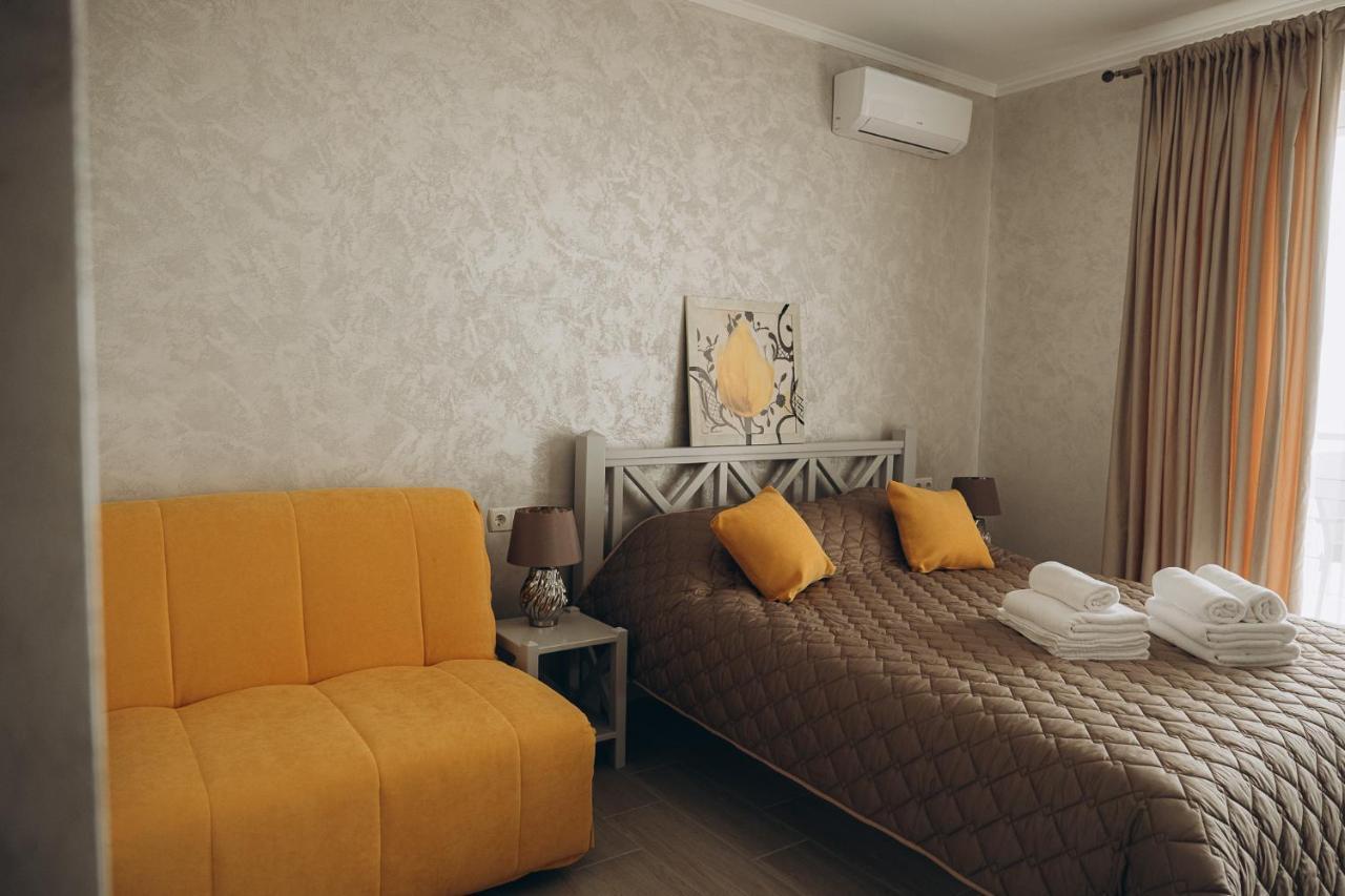 Три Слона Hotel Zatoka Exterior photo