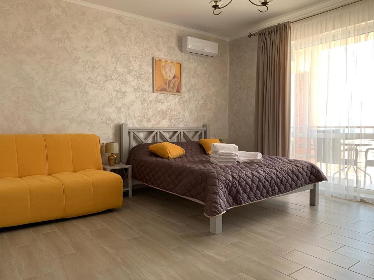 Три Слона Hotel Zatoka Exterior photo