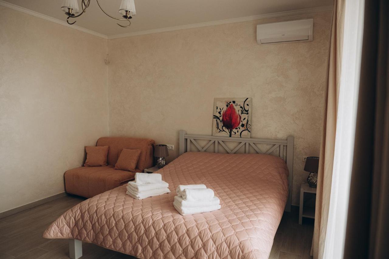 Три Слона Hotel Zatoka Exterior photo