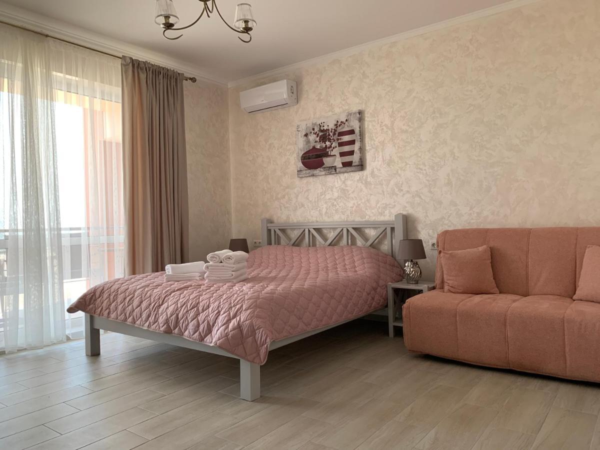 Три Слона Hotel Zatoka Exterior photo