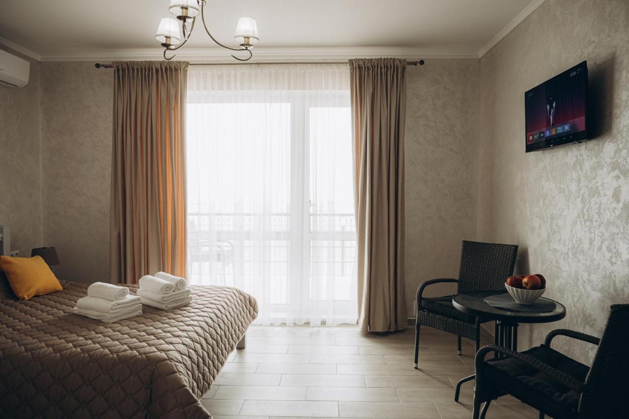 Три Слона Hotel Zatoka Exterior photo