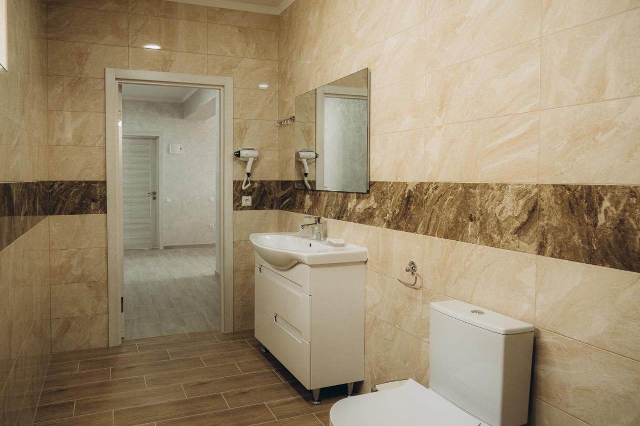 Три Слона Hotel Zatoka Exterior photo